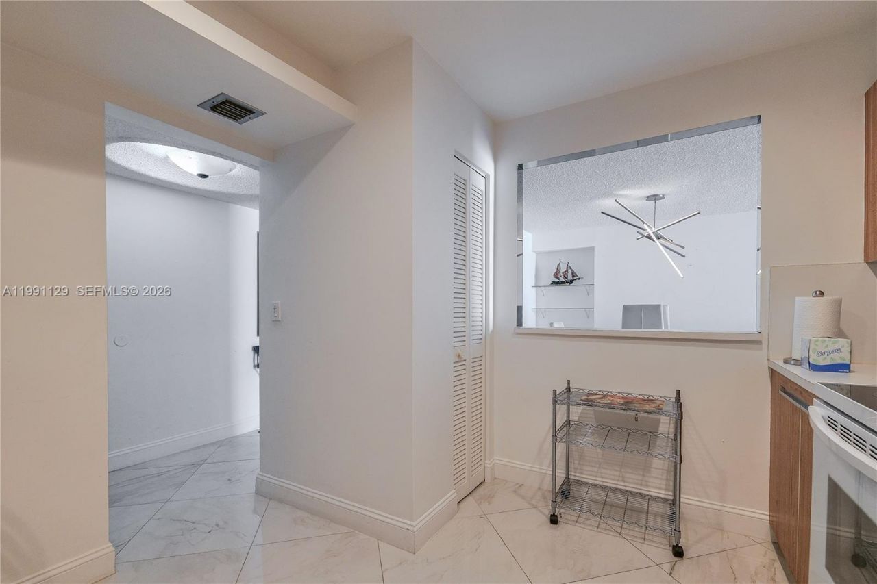 2401 S Ocean Dr , Unit 305, Hollywood, FL 33019 Photo