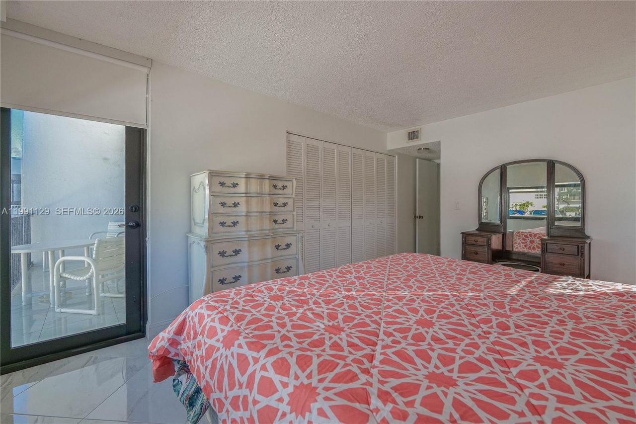 2401 S Ocean Dr , Unit 305, Hollywood, FL 33019 Photo