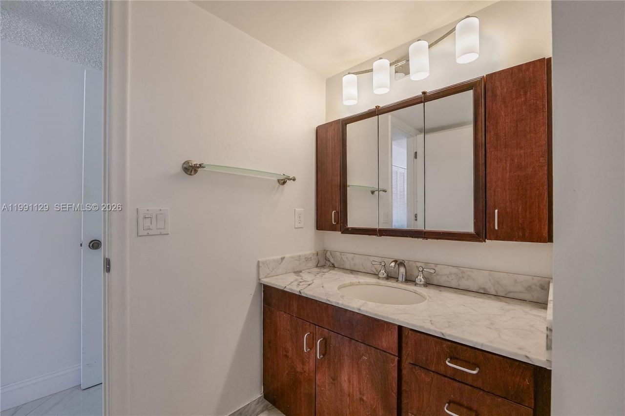 2401 S Ocean Dr , Unit 305, Hollywood, FL 33019 Photo