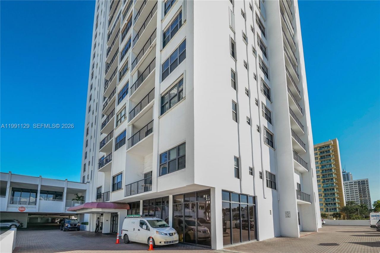 2401 S Ocean Dr , Unit 305, Hollywood, FL 33019 Photo