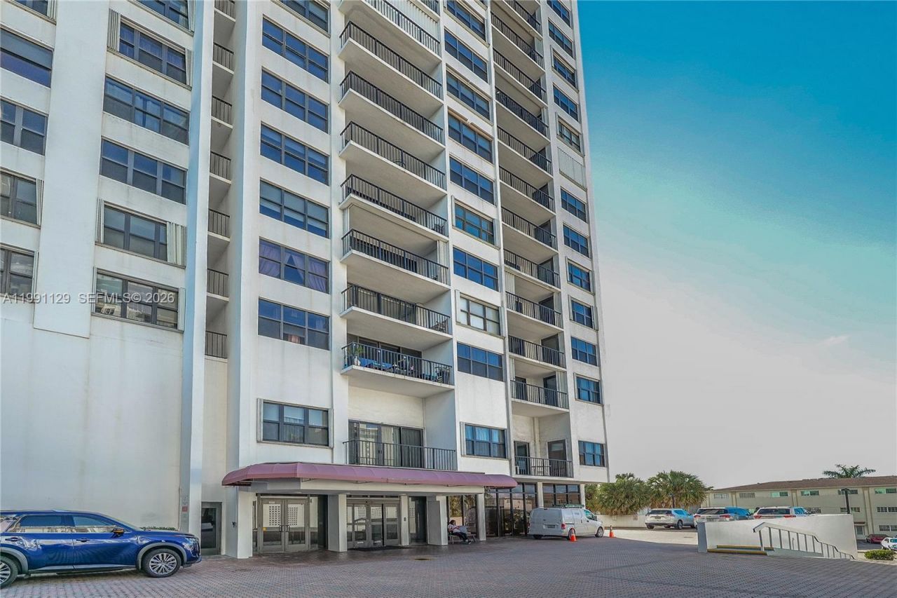 2401 S Ocean Dr , Unit 305, Hollywood, FL 33019 Photo