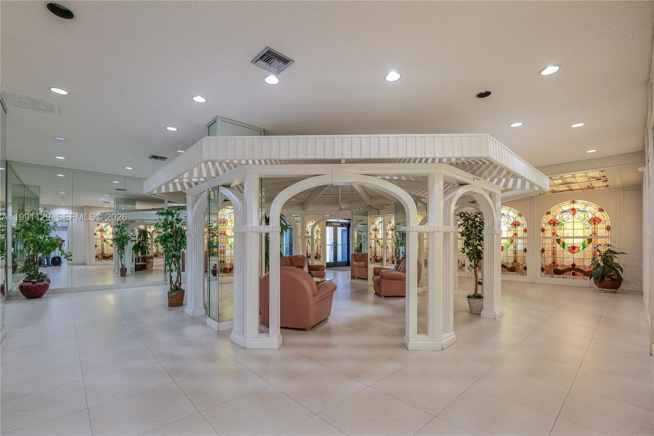 2401 S Ocean Dr , Unit 305, Hollywood, FL 33019 Photo