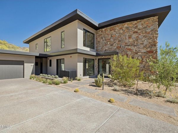 8200 N CHARLES Drive, Paradise Valley, AZ 85253