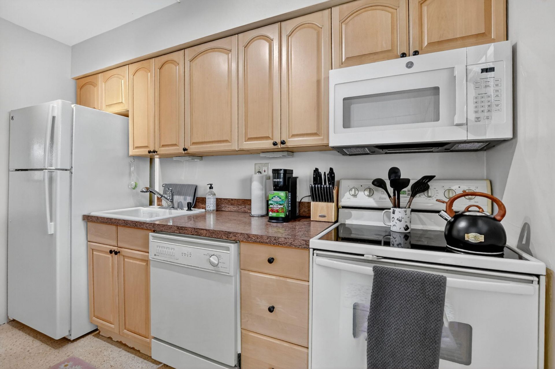 414 Seasage Drive, Unit 9, Delray Beach, FL 33483 Photo