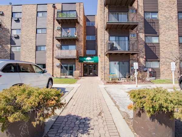 Unit 102, Des Plaines, IL 60016