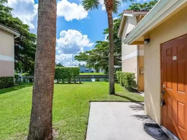 7630 Westwood Drive, Unit 313, Tamarac, FL 33321