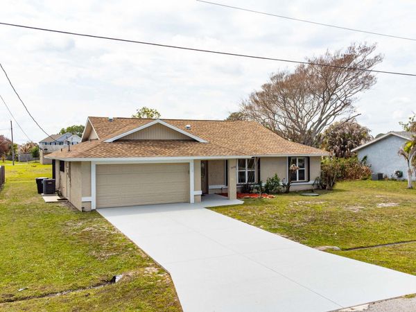 2456 SE Trail Avenue, Port St. Lucie, FL 34952