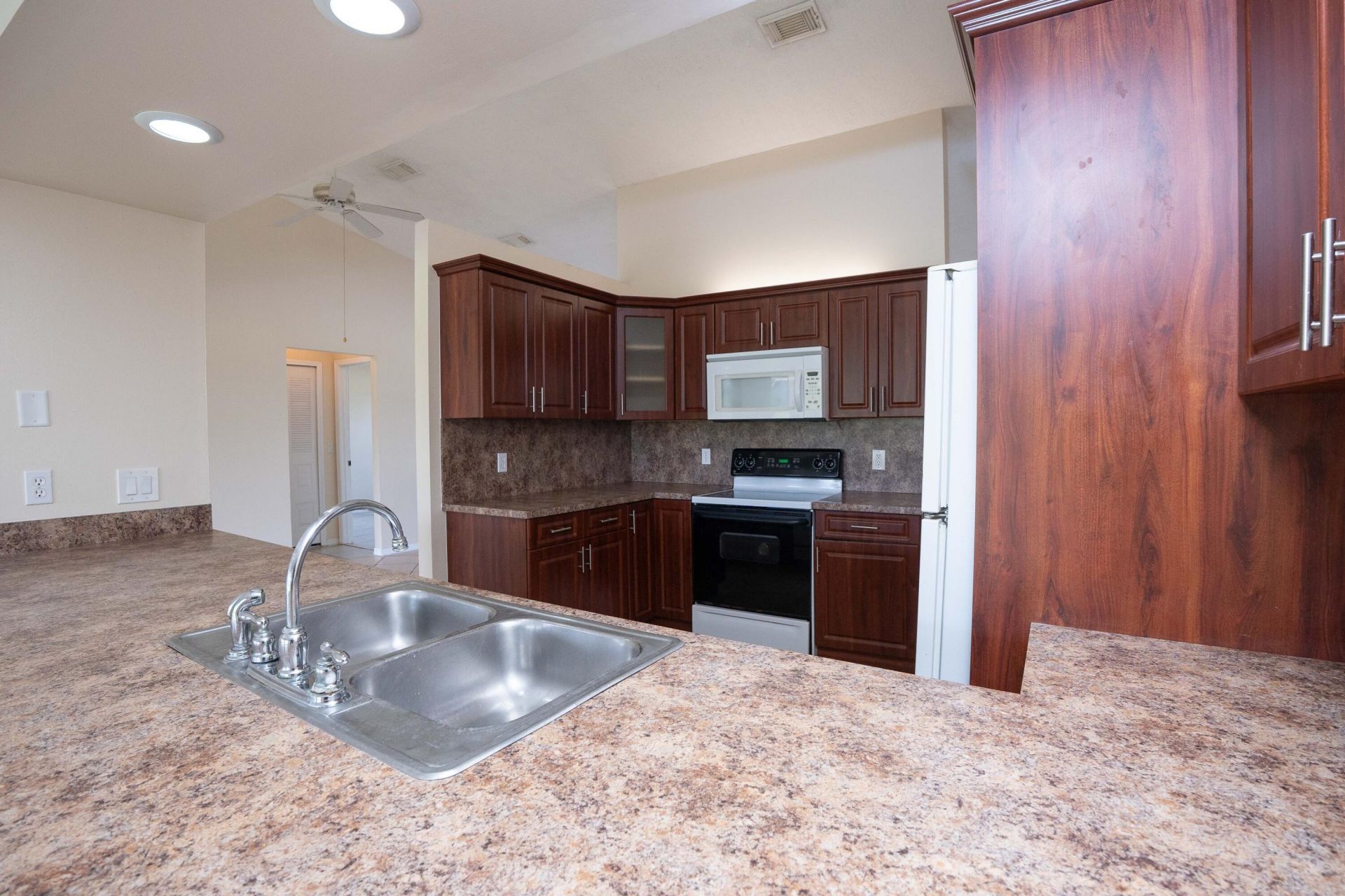 2456 SE Trail Avenue, Port Saint Lucie, FL 34952 Photo