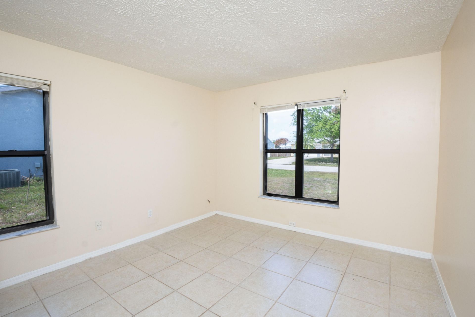 2456 SE Trail Avenue, Port Saint Lucie, FL 34952 Photo
