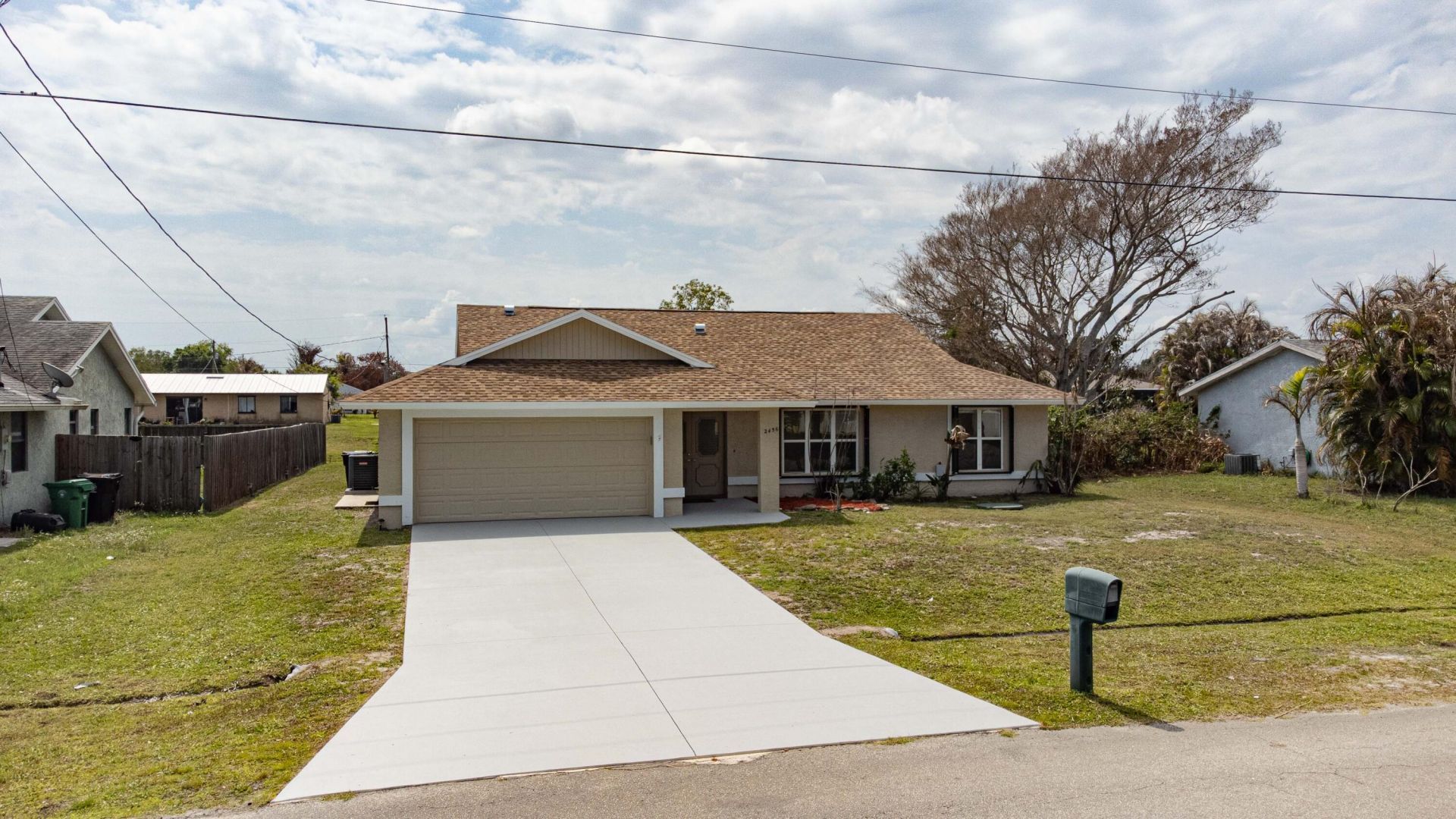 2456 SE Trail Avenue, Port Saint Lucie, FL 34952 Photo