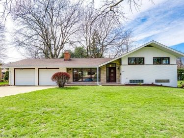 419 Briar Avenue NE, North Canton, OH 44720