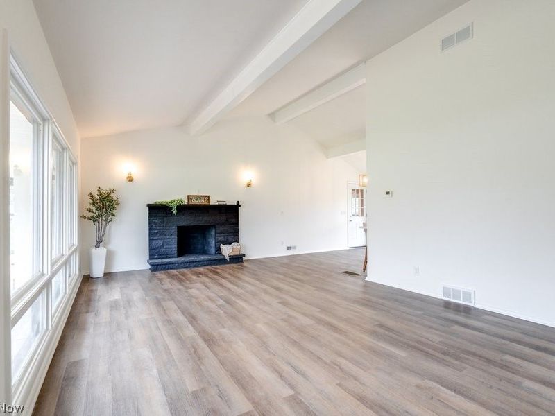 419 Briar Avenue NE, North Canton, OH 44720 Photo 2