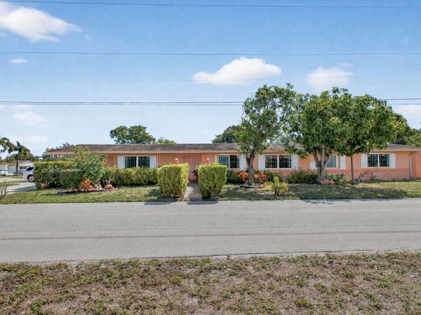 184 SW 2nd Court, Deerfield Beach, FL 33441