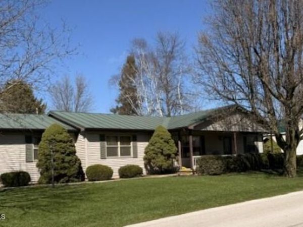 203 W 9th Street, Sycamore, OH 44882