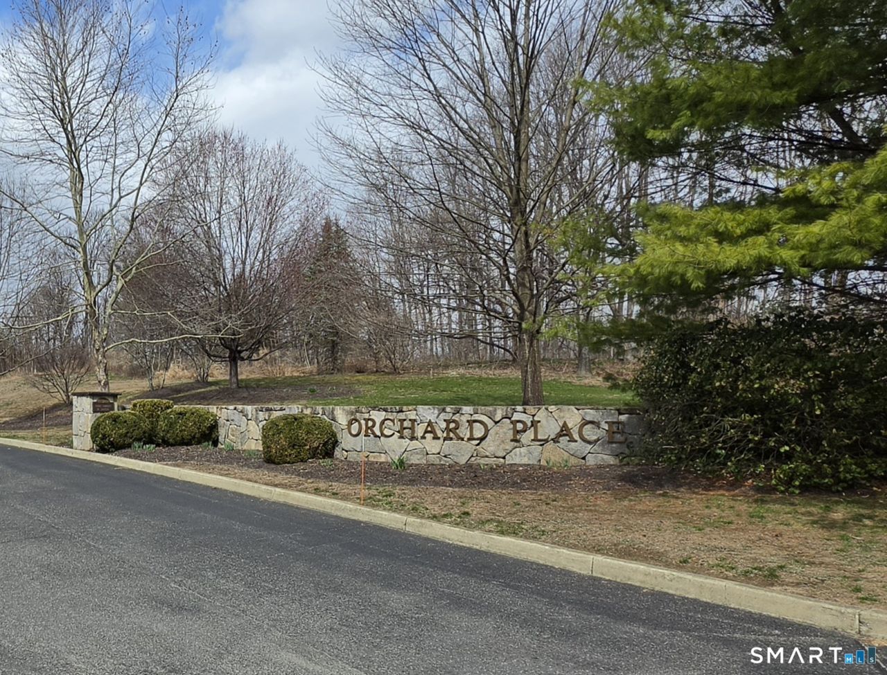 20 Orchard, Unit 112, Brookfield, CT 06804 Main Photo