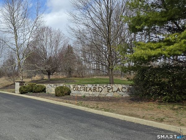 20 Orchard, Unit 112, Brookfield, CT 06804