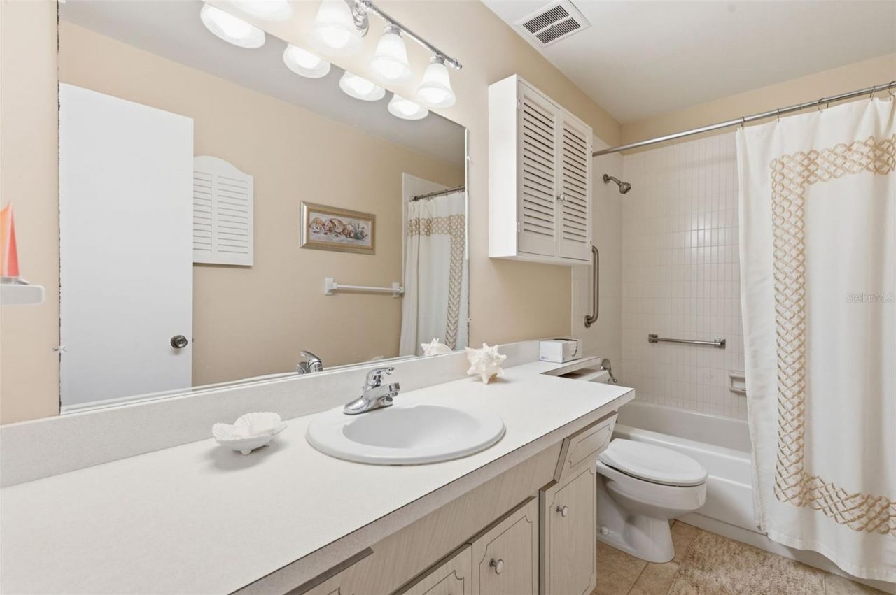 650 Pinellas Point Drive S, Unit 230, Saint Petersburg, FL 33705 Photo