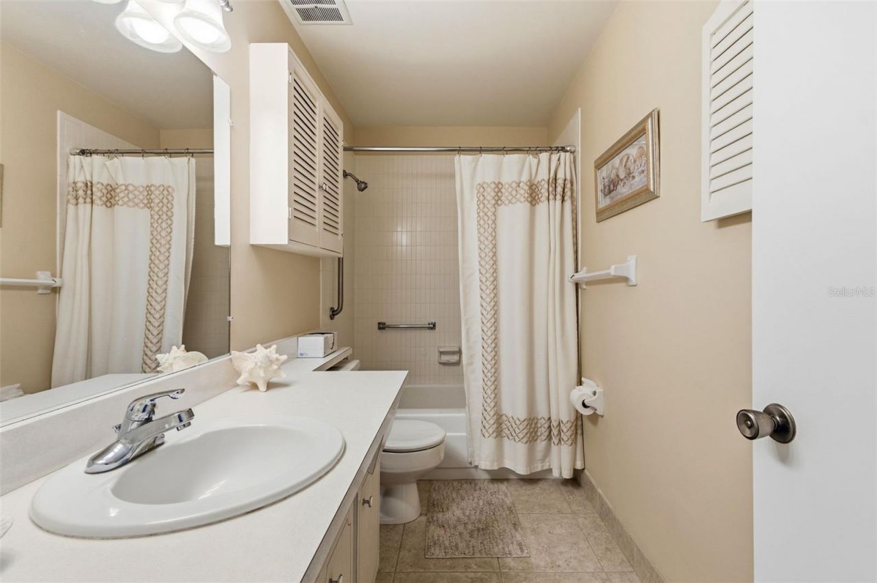 650 Pinellas Point Drive S, Unit 230, Saint Petersburg, FL 33705 Photo