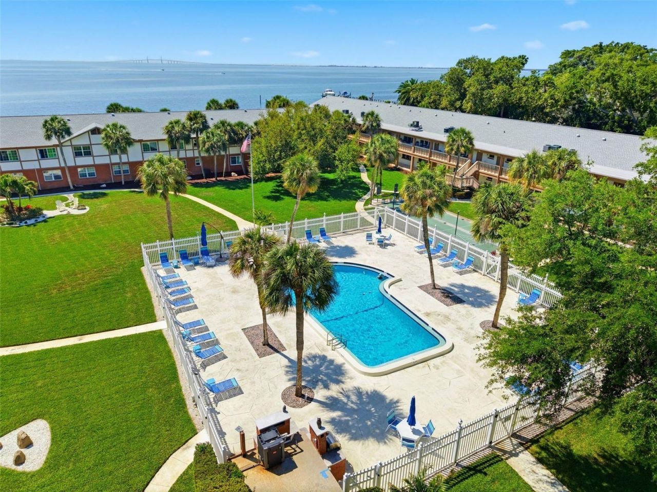 650 Pinellas Point Drive S, Unit 230, Saint Petersburg, FL 33705 Photo