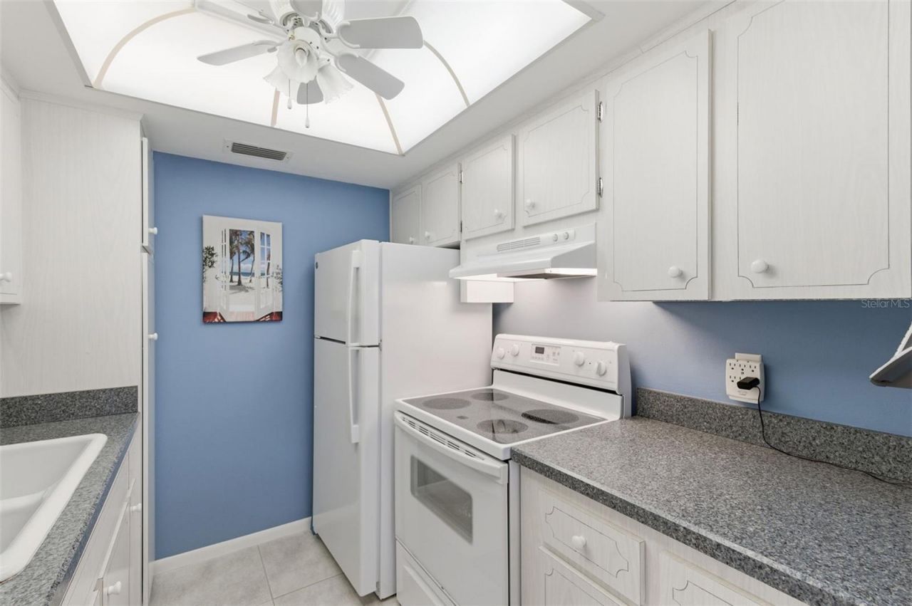 650 Pinellas Point Drive S, Unit 230, Saint Petersburg, FL 33705 Photo