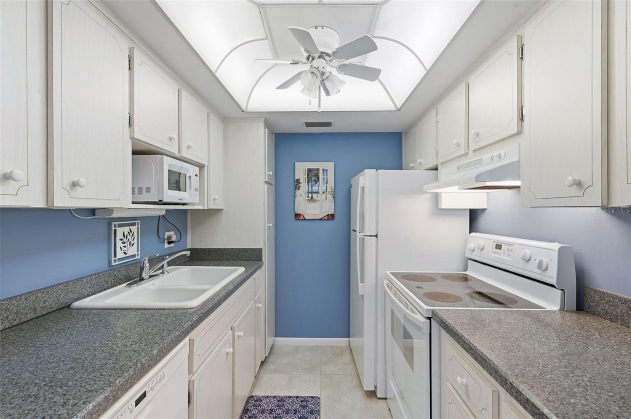 650 Pinellas Point Drive S, Unit 230, Saint Petersburg, FL 33705 Photo