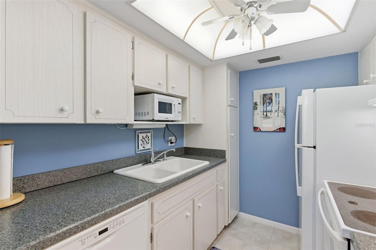 650 Pinellas Point Drive S, Unit 230, Saint Petersburg, FL 33705 Photo