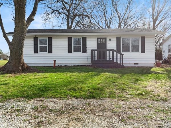 413 N 8th Street, Bowling Green, MO 63334