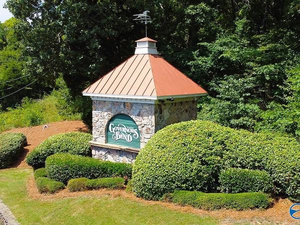 2216 Governors Bend Road SE, Huntsville, AL 35801