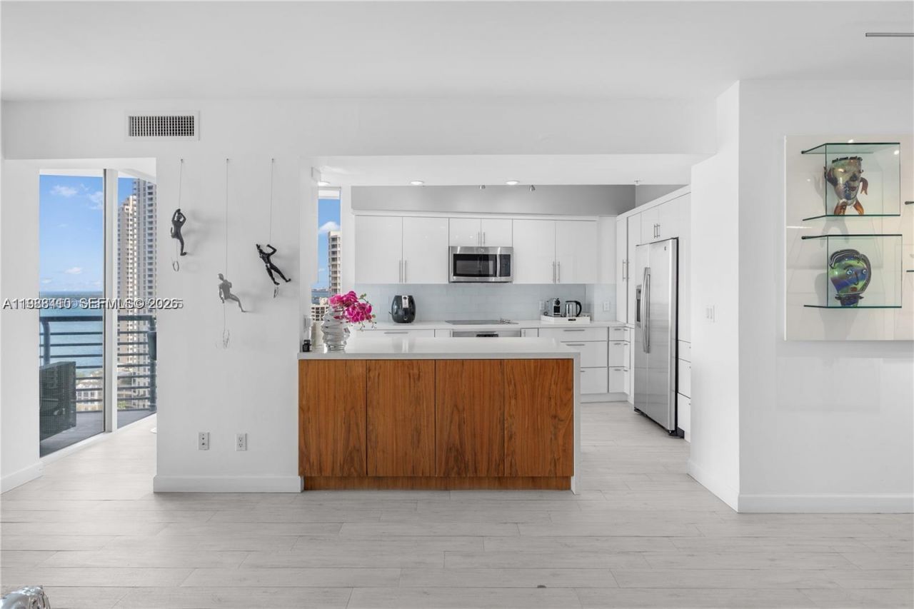 335 S Biscayne , Unit 2309, Miami, FL 33131 Photo