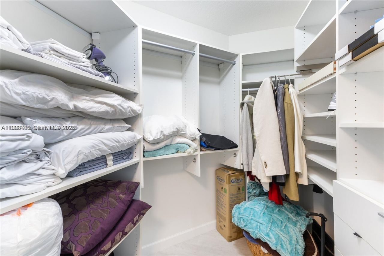 335 S Biscayne , Unit 2309, Miami, FL 33131 Photo