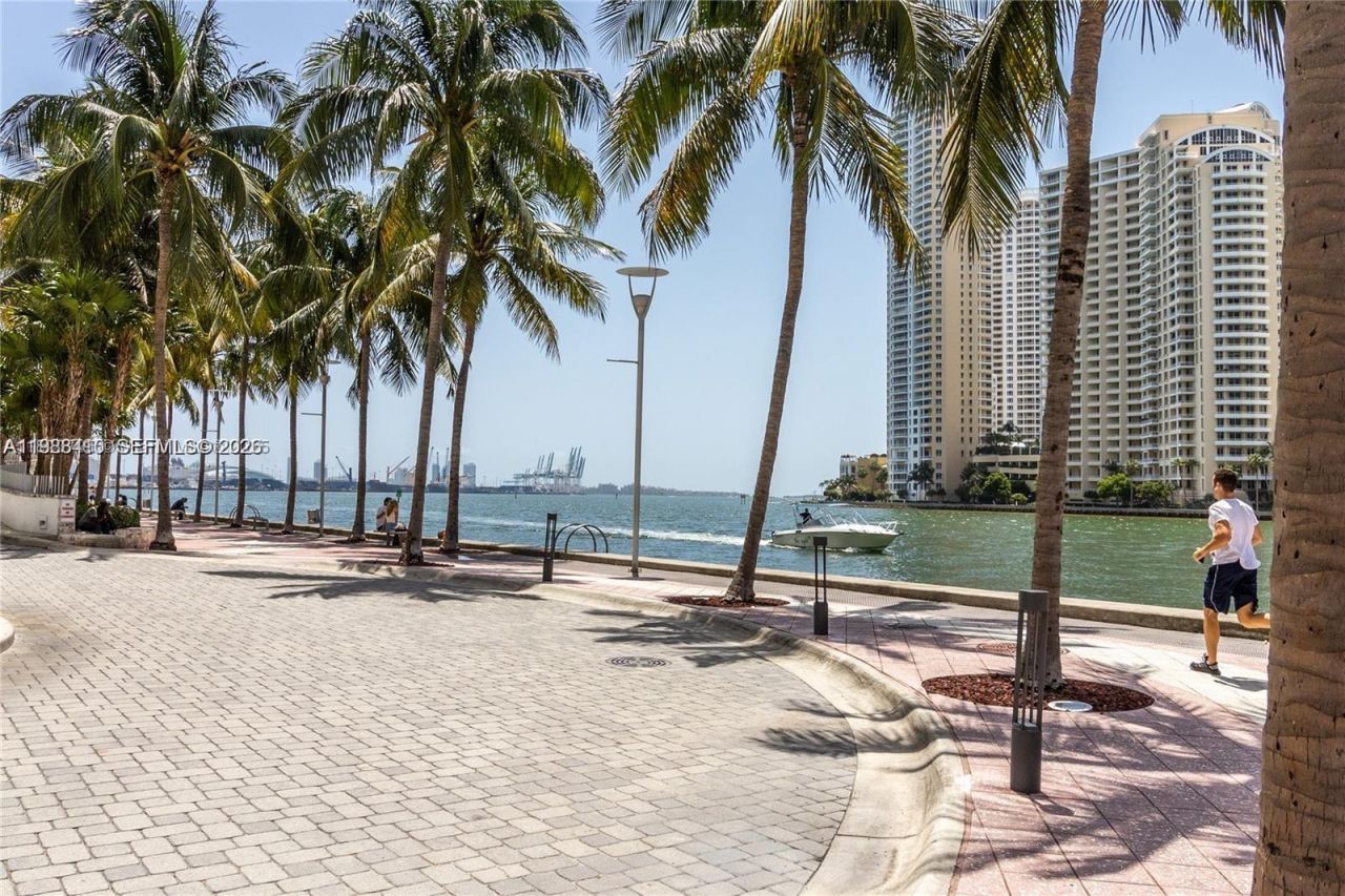 335 S Biscayne , Unit 2309, Miami, FL 33131 Photo