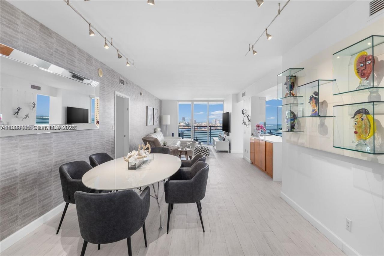 335 S Biscayne , Unit 2309, Miami, FL 33131 Photo