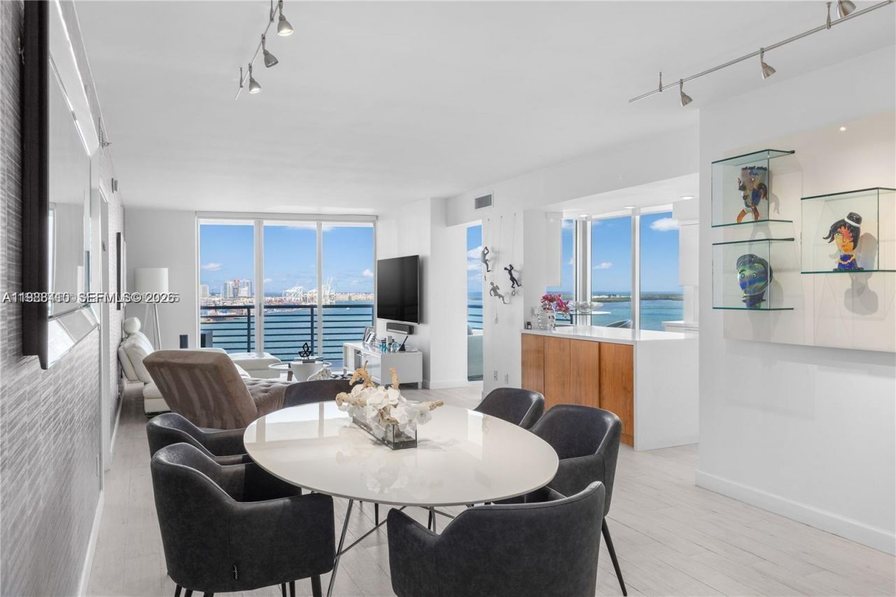 335 S Biscayne , Unit 2309, Miami, FL 33131 Photo