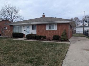 24764 CURRIER Street, Dearborn Heights, MI 48125