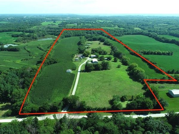 9226 427 Road, Savannah, MO 64485