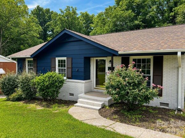 1423 Chelveston Drive, Charlotte, NC 28208