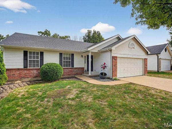 132 Hunters Green Lane, Eureka, MO 63025