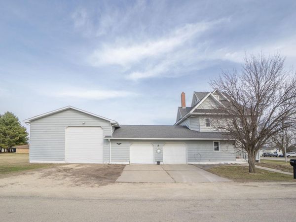 103 6Th Street, Fairbank, IA 50629