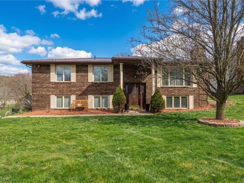 5326 Hillsboro Avenue SE, Canton, OH 44707 Photo 1