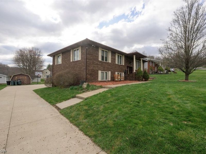 5326 Hillsboro Avenue SE, Canton, OH 44707 Photo 3