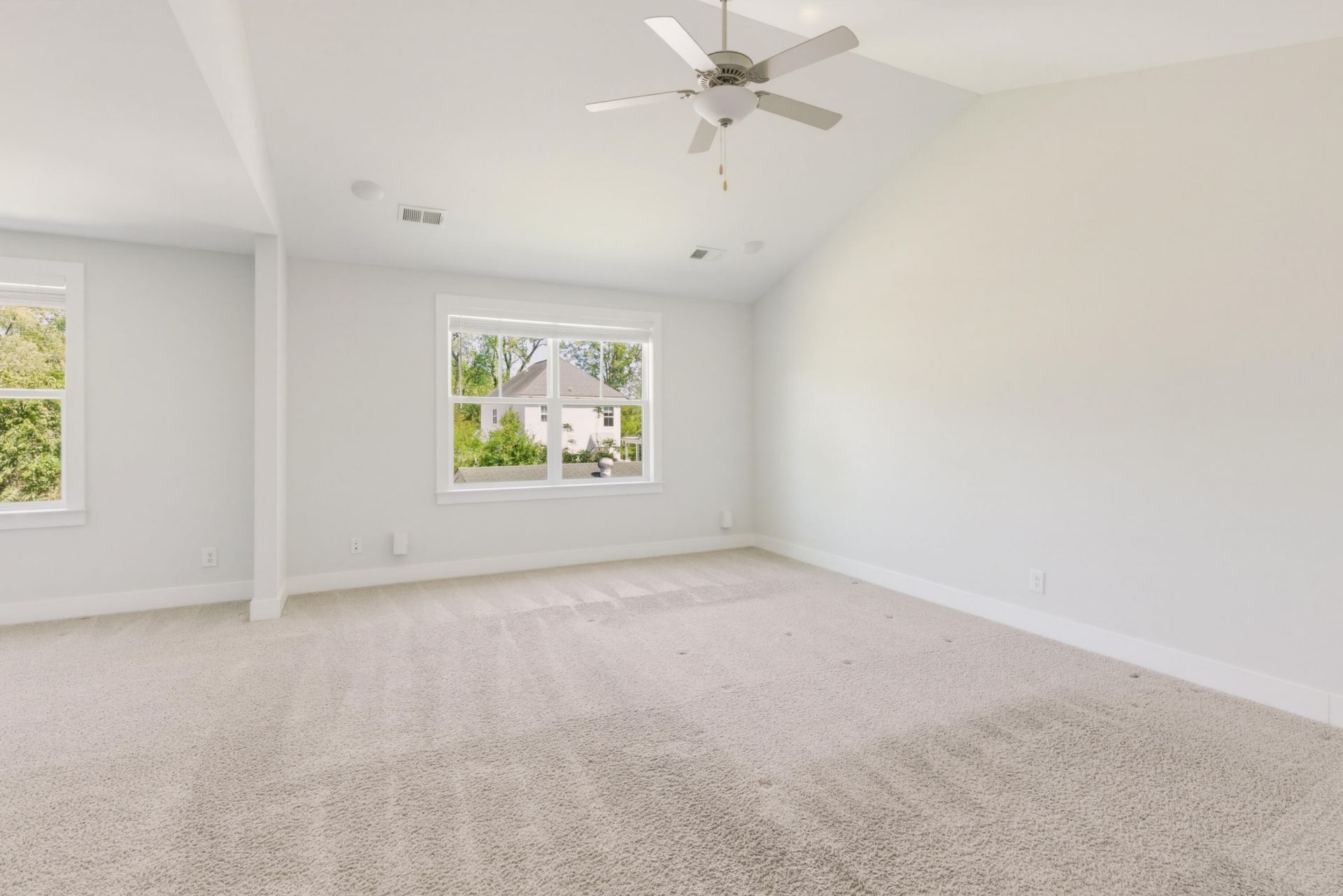 550 Fleming Road Photo 4