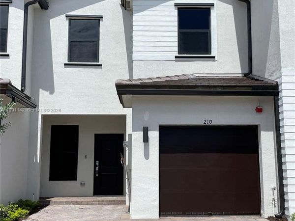 210 SW 159th Ct , Pembroke Pines, FL 33027