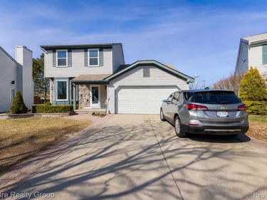 5925 Northridge Circle, Waterford Twp, MI 48327