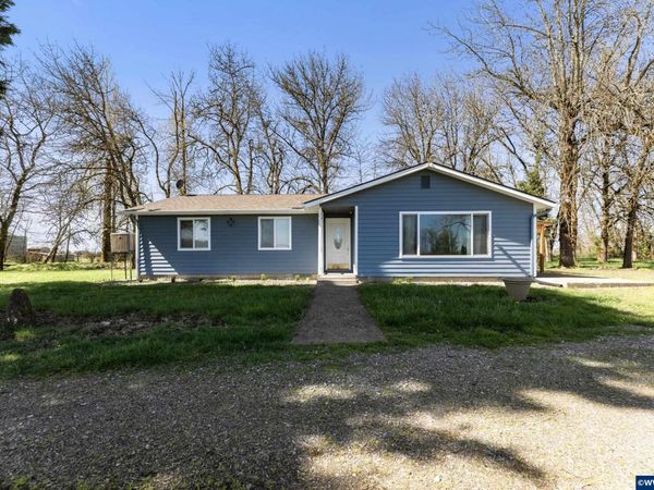 38255 Robinson Dr, Scio, OR 97374