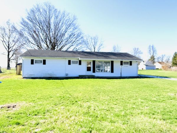 570 1st North Street , Wellington, IL 60973