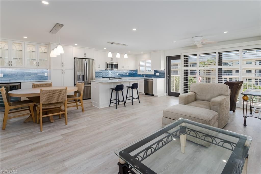 3450 Gulf Shore Blvd N, Unit 305, Naples, FL 34103 Photo