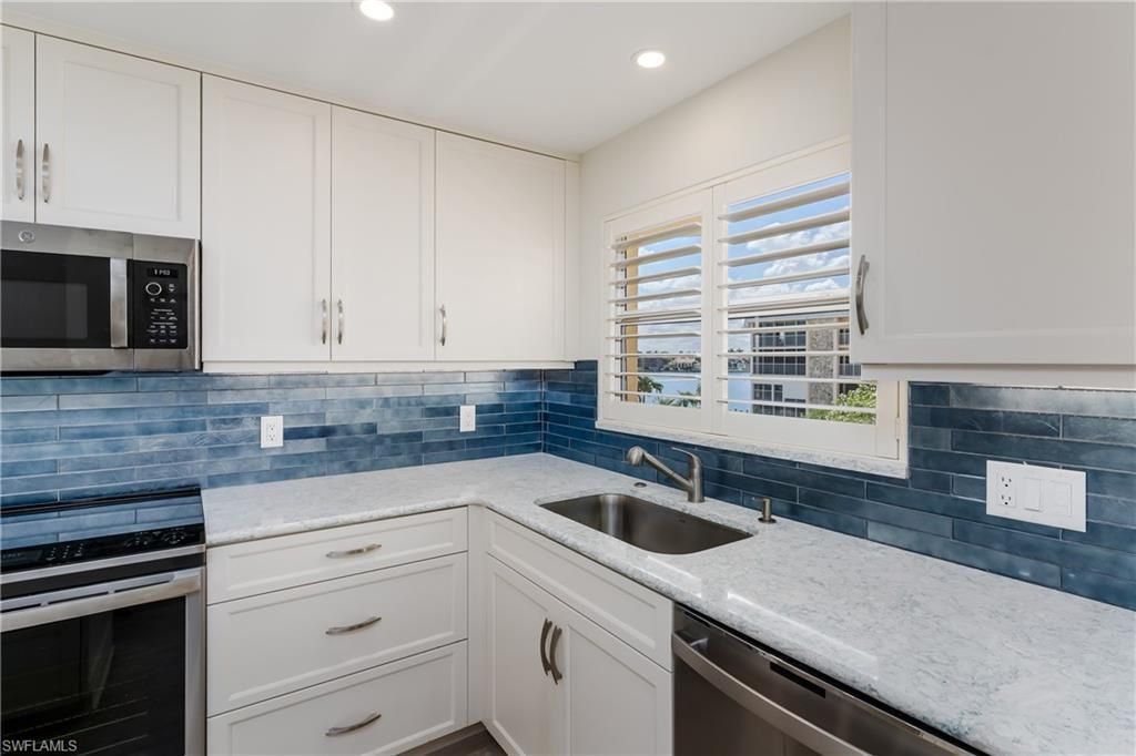 3450 Gulf Shore Blvd N, Unit 305, Naples, FL 34103 Photo