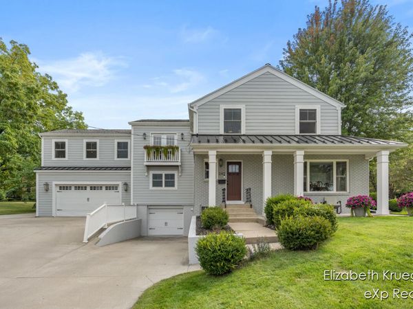 2412 Lake Drive SE, Grand Rapids, MI 49506