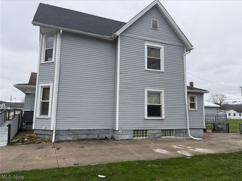 555 E Canal Street, Newcomerstown, OH 43832 Photo 11