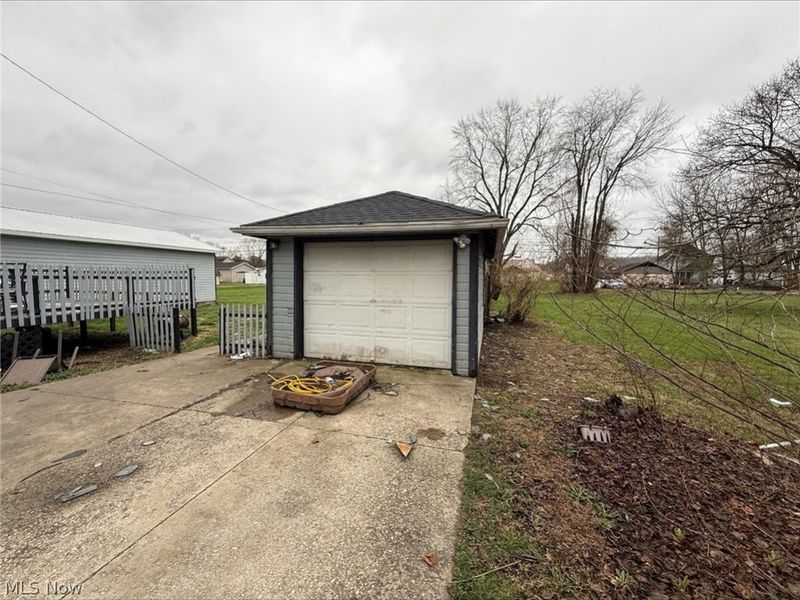 555 E Canal Street, Newcomerstown, OH 43832 Photo 5